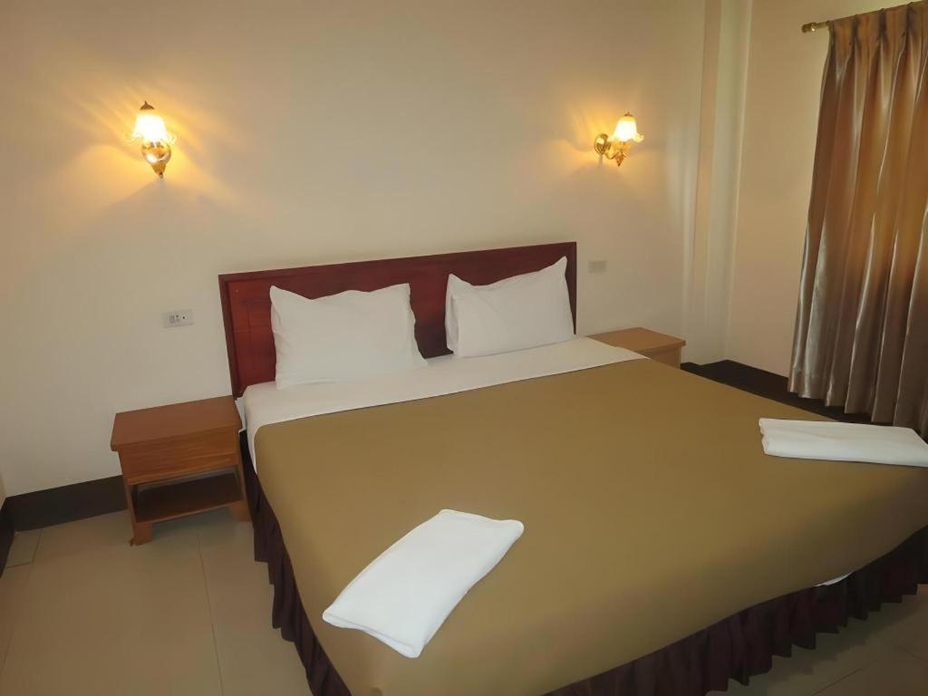 Chaleunehoung Hotel Vientiane Exterior photo